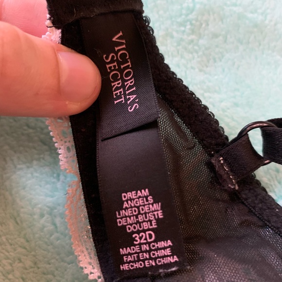 VS Dream Angels Strappy Lace Bra - Picture 4 of 4